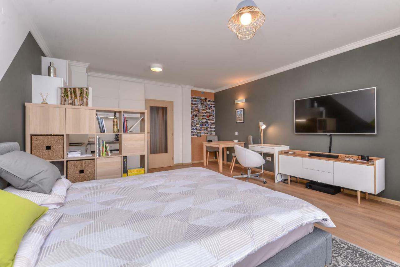 The Spot - Fully Equipped, Central, Modern Studio By Flat Mаnager Sofia Exterior foto